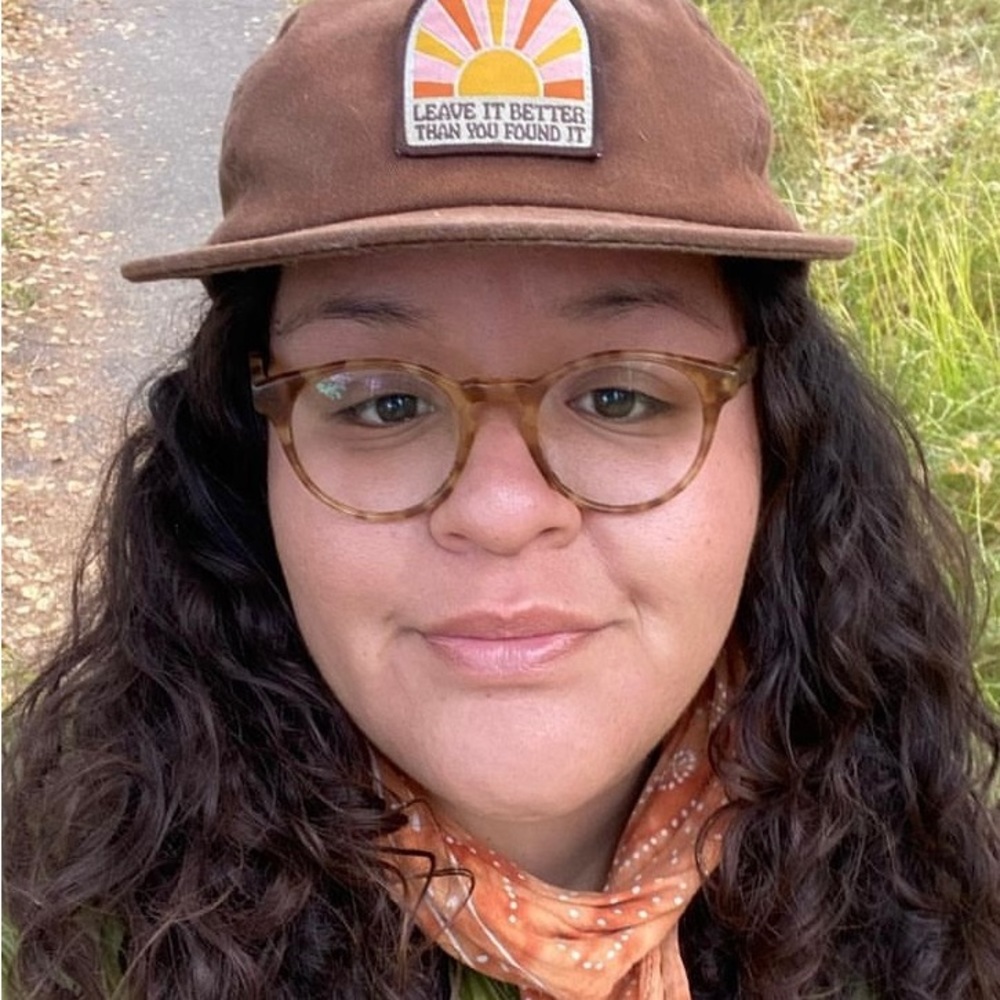 Meet your Posher, Dayana